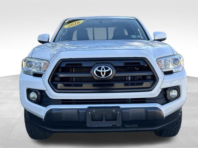 Used 2016 Toyota Tacoma SR w/ SR Convenience Package AWD/4WD image 8