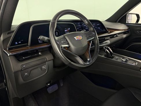 Used 2024 Cadillac Escalade ESV Luxury RWD image 23