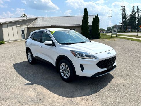 Used 2020 Ford Escape SE image 7