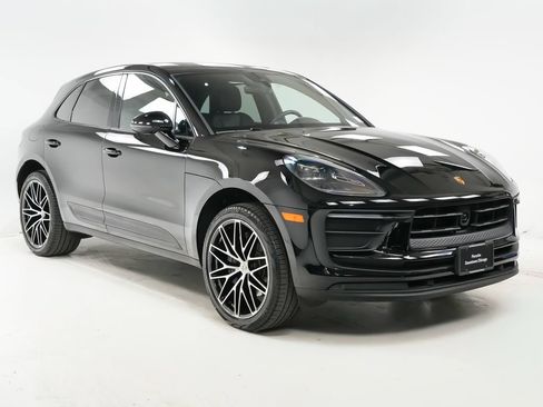 Certified 2026 Porsche Macan AWD/4WD image 7