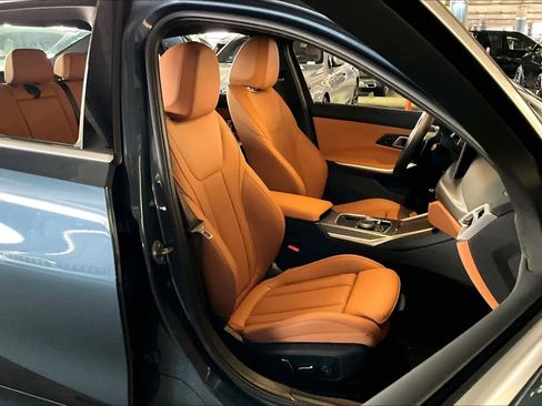 Certified 2025 BMW 330i Sedan image 8