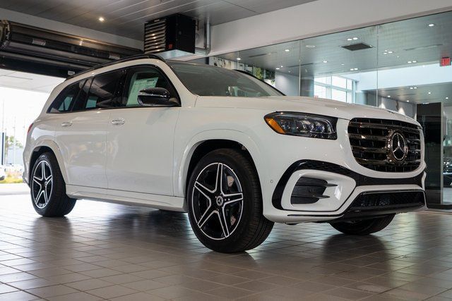 Used 2026 Mercedes-Benz GLS 450 4MATIC image 1
