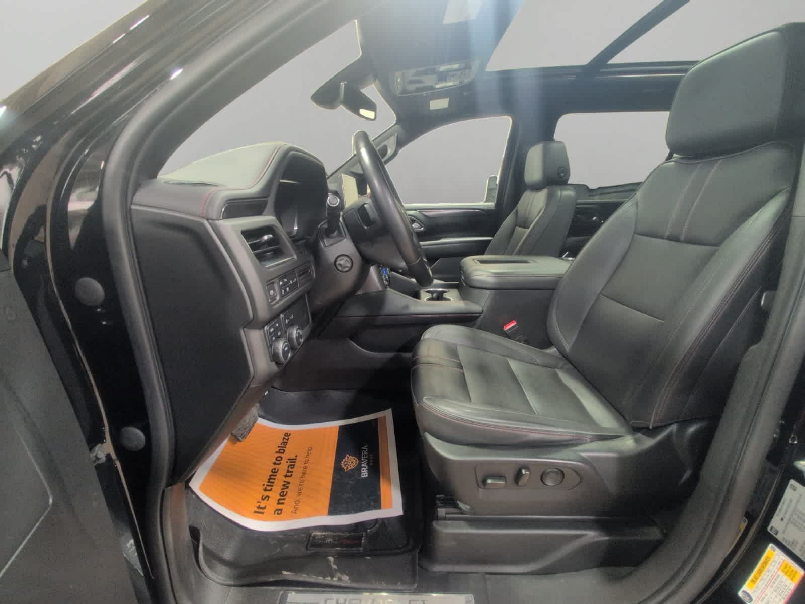 Used 2022 Chevrolet Suburban RST w/ Luxury Package AWD/4WD image 9