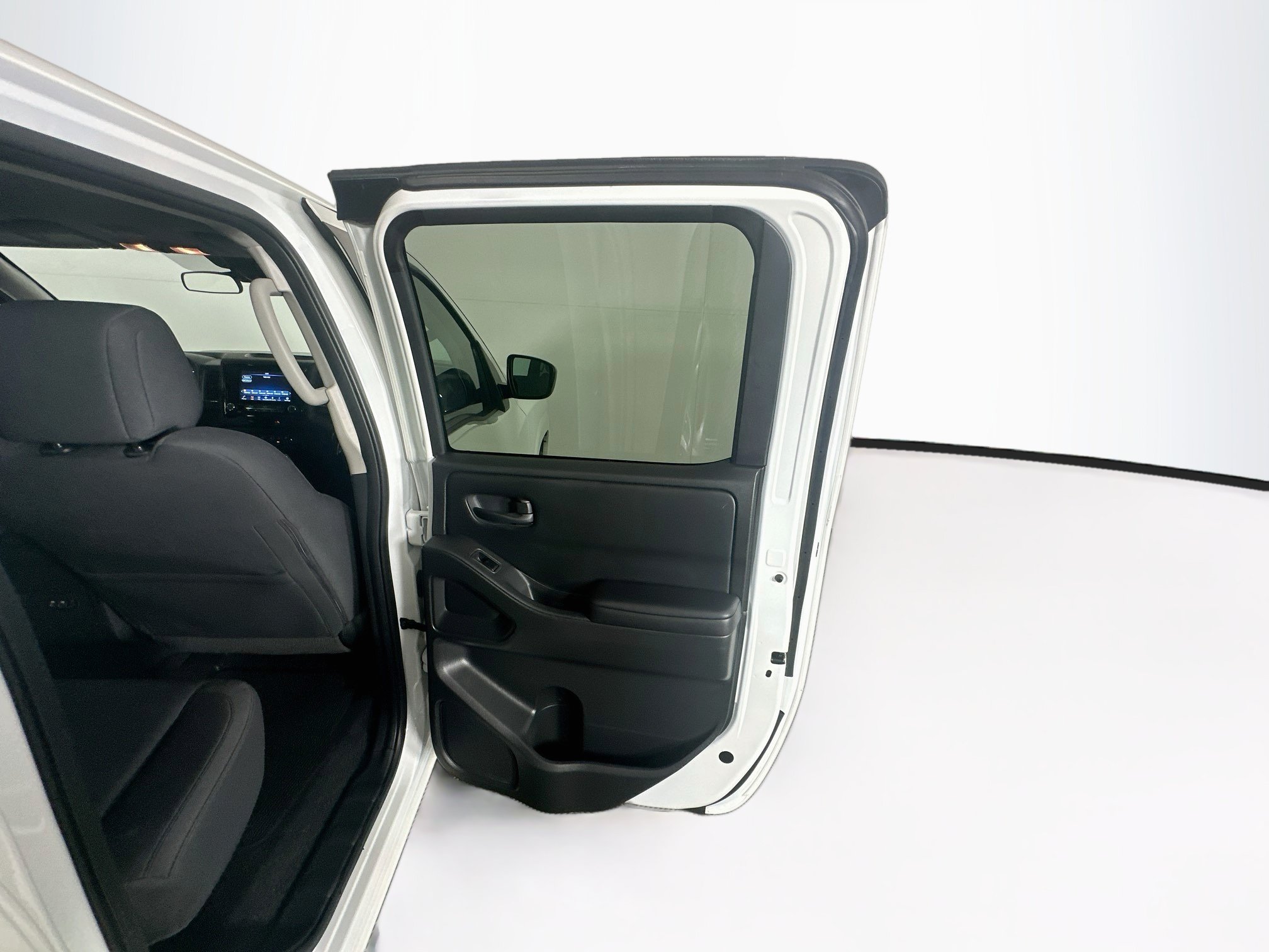 Used 2023 Nissan Frontier S w/ Technology Package RWD image 28