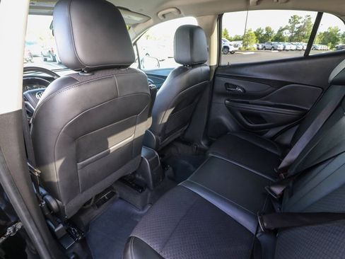 Used 2021 Buick Encore Preferred image 25