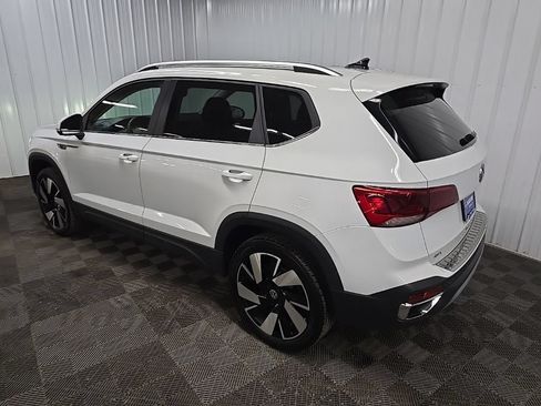 Used 2023 Volkswagen Taos SEL AWD/4WD image 9