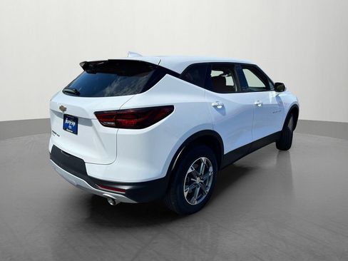 Used 2023 Chevrolet Blazer LT AWD/4WD image 3