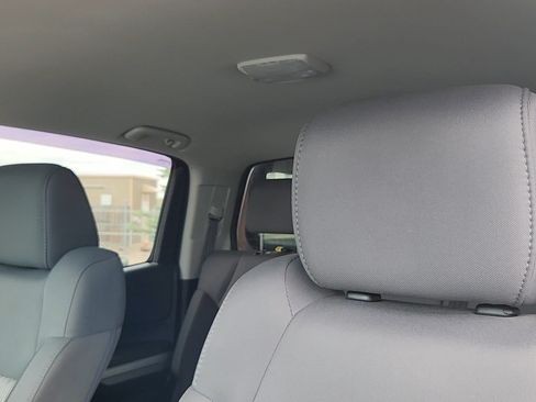 Used 2016 Toyota Tundra SR5 w/ SR5 Upgrade Package AWD/4WD image 10