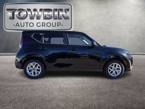 Certified 2024 Kia Soul LX w/ Option Group 015 FWD image 3