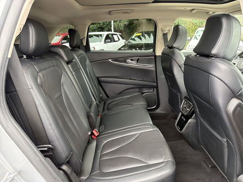 Used 2023 Lincoln Nautilus Reserve image 28