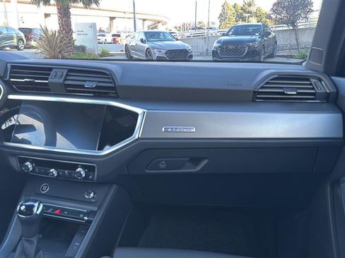 Used 2025 Audi Q3 2.0T Premium w/ Convenience Package image 11