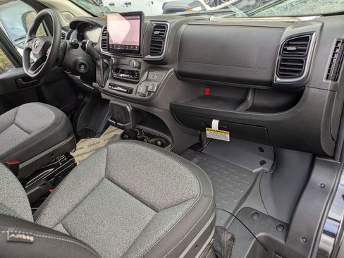 New 2025 RAM ProMaster 2500 w/ Quick Order Package 22G SLT image 32