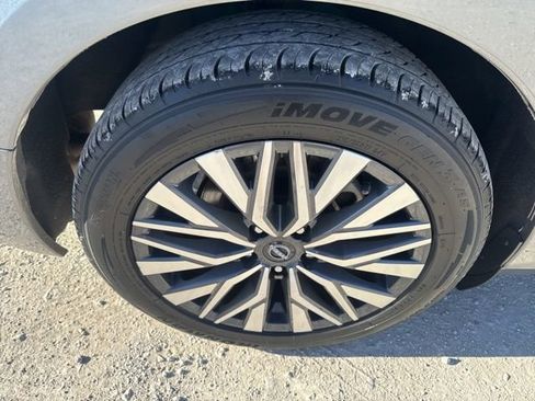 Used 2024 Nissan Altima 2.5 SV image 9