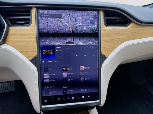 Used 2020 Tesla Model S Long Range Plus image 11