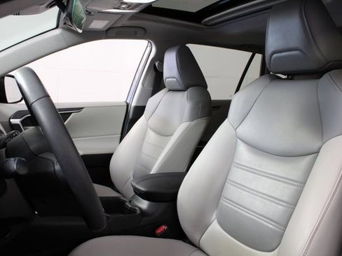 Used 2024 Toyota RAV4 XLE Premium image 11