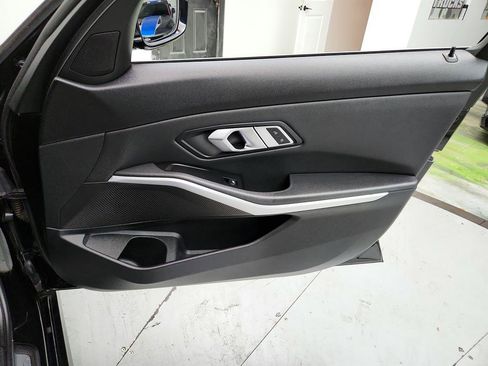 Used 2019 BMW 330i Sedan w/ Driving Assistance Package RWD image 27