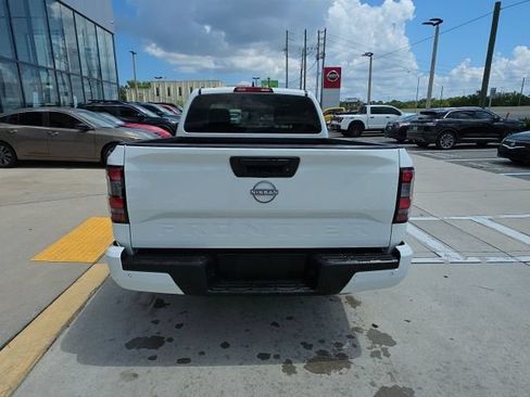 Used 2025 Nissan Frontier SV RWD image 6