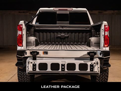 Used 2022 Chevrolet Silverado 1500 LT Trail Boss w/ LT Trail Boss Premium Package image 9