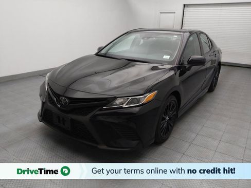 Used 2019 Toyota Camry SE FWD image 1