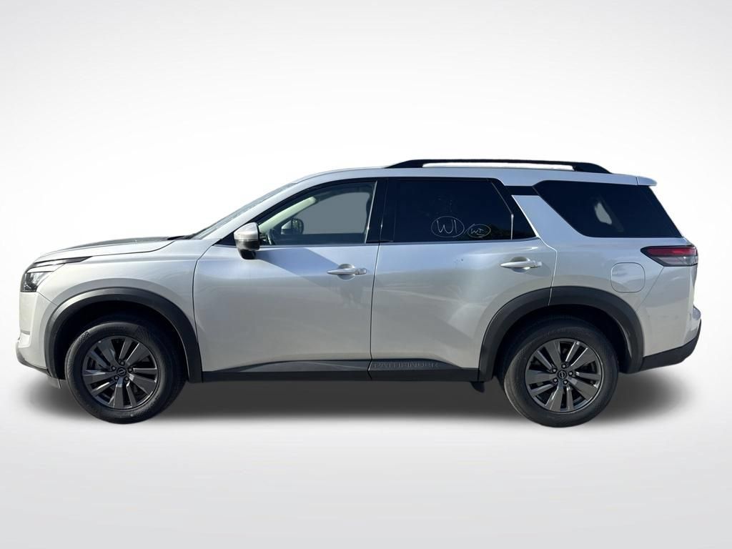 Used 2025 Nissan Pathfinder SV FWD image 8