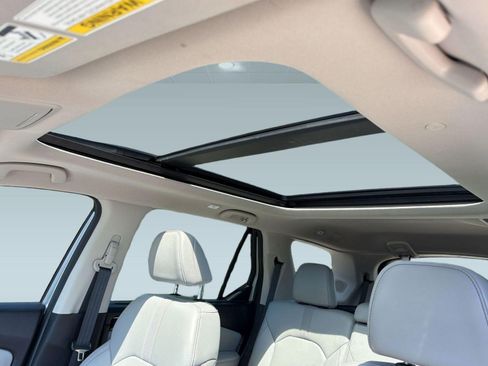 Used 2023 Honda Pilot Touring image 15