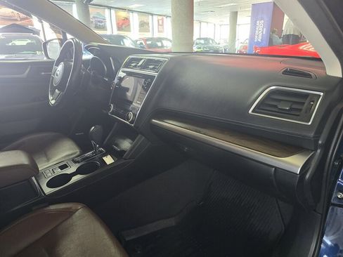 Used 2018 Subaru Outback 3.6R Touring image 13