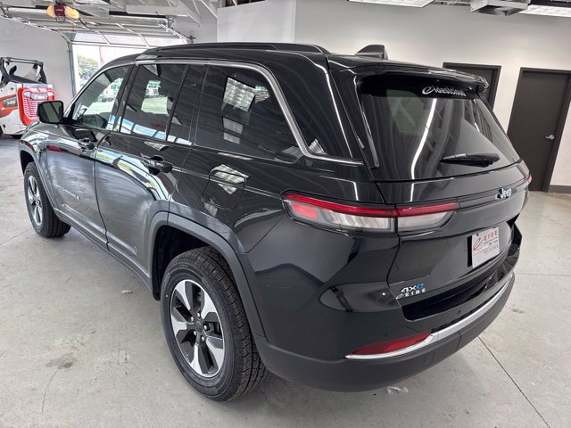 Used 2024 Jeep Grand Cherokee Limited 4xe AWD/4WD image 11