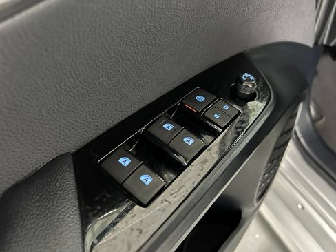 Certified 2016 Toyota Prius Four w/ Advanced Technology Package FWD image 38
