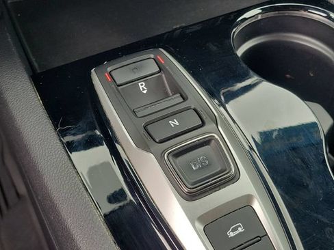 Used 2018 Honda Pilot Touring image 38