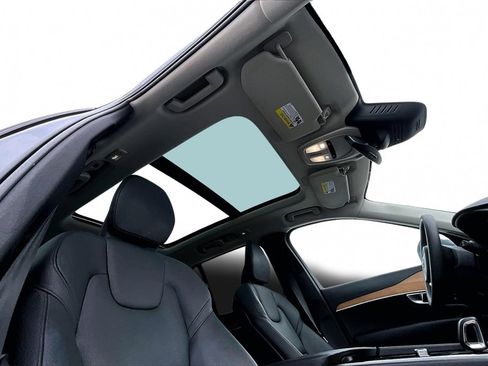 Used 2023 Volvo XC90 B6 Plus w/ Protection Package Premier image 28