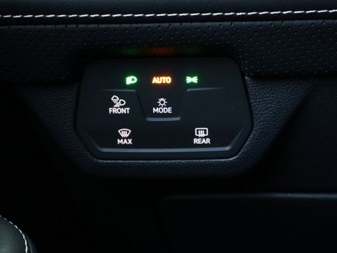 Used 2024 Volkswagen Atlas SE image 36