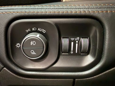 Used 2022 RAM 1500 Limited w/ Body-Colour Bumper Group AWD/4WD image 25