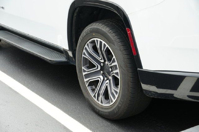 Used 2024 Jeep Wagoneer Series II w/ Flexible Seating Group RWD image 10