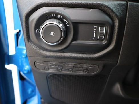 Used 2024 Jeep Wrangler Willys image 22