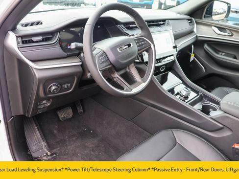 New 2026 Jeep Grand Cherokee L Limited AWD/4WD image 4