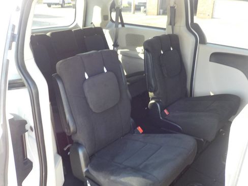 Used 2018 Dodge Grand Caravan SE w/ UConnect Hands-Free Group FWD image 24