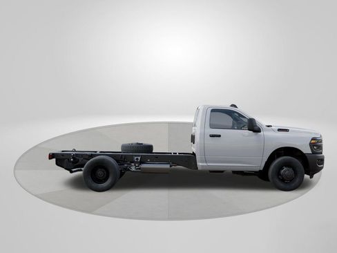 New 2025 RAM 3500 Tradesman AWD/4WD image 21