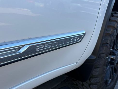 Used 2024 Chevrolet Silverado 2500 High Country w/ LPO, Dark Essentials Package AWD/4WD image 3