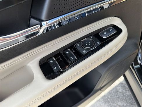 New 2026 Lincoln Corsair Reserve image 13