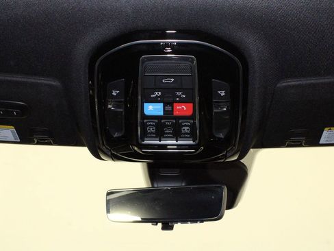 Used 2022 Jeep Grand Cherokee Overland w/ Adv Protech Group III image 29