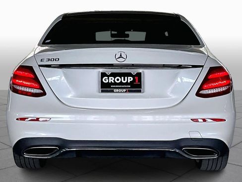 Used 2019 Mercedes-Benz E 300 image 4