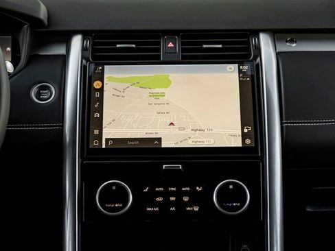 Used 2025 Land Rover Discovery Dynamic SE image 18