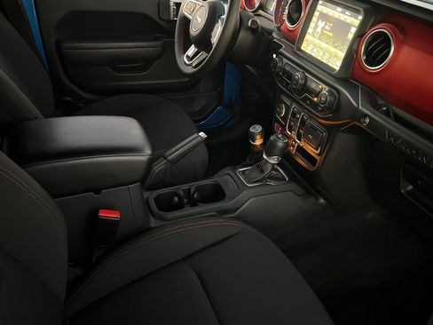 Used 2022 Jeep Wrangler Unlimited Rubicon image 16