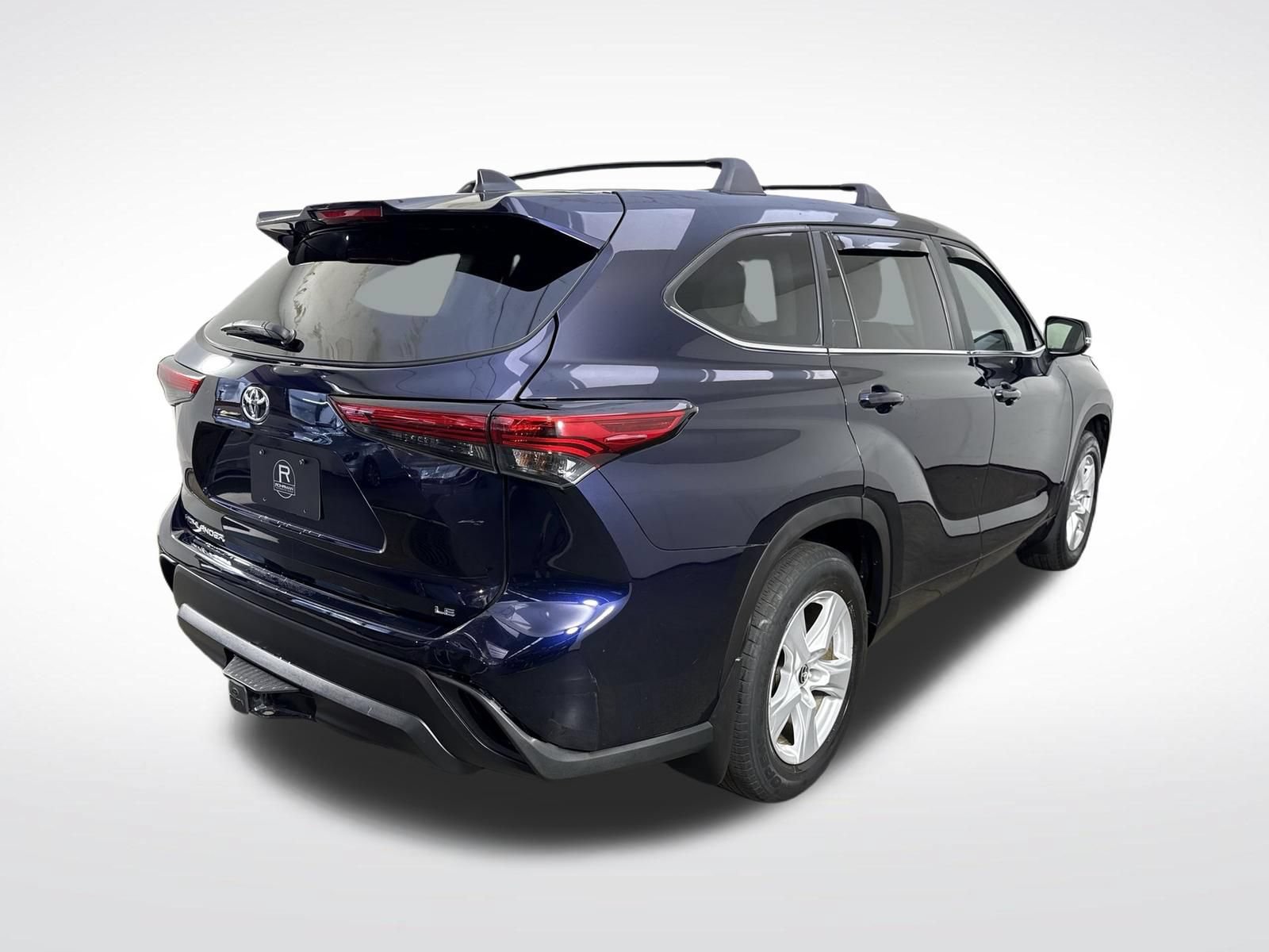 Used 2023 Toyota Highlander LE FWD image 36