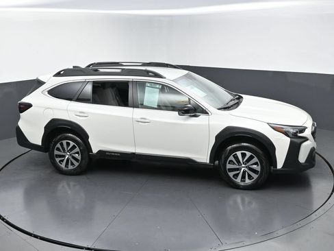 Used 2025 Subaru Outback Premium AWD/4WD image 45