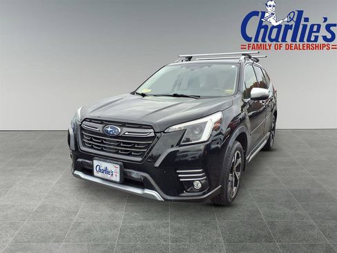 Used 2023 Subaru Forester Touring image 1