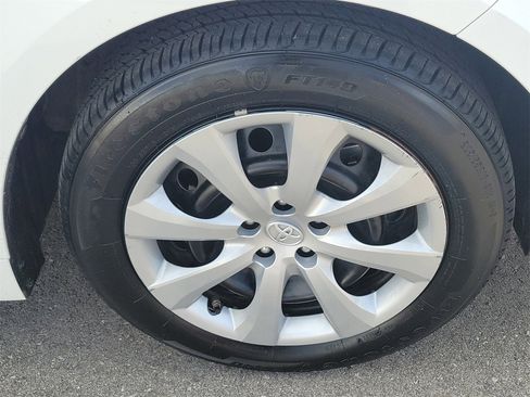 Certified 2023 Toyota Corolla LE image 5