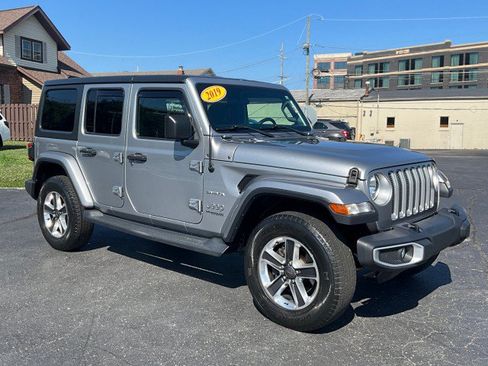 Used 2019 Jeep Wrangler Unlimited Sahara w/ Safety Group AWD/4WD image 33