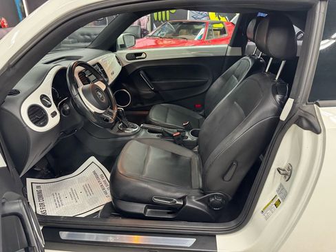 Used 2013 Volkswagen Beetle 2.5 image 10