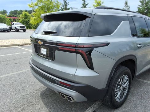 Certified 2024 Chevrolet Traverse LT FWD image 14